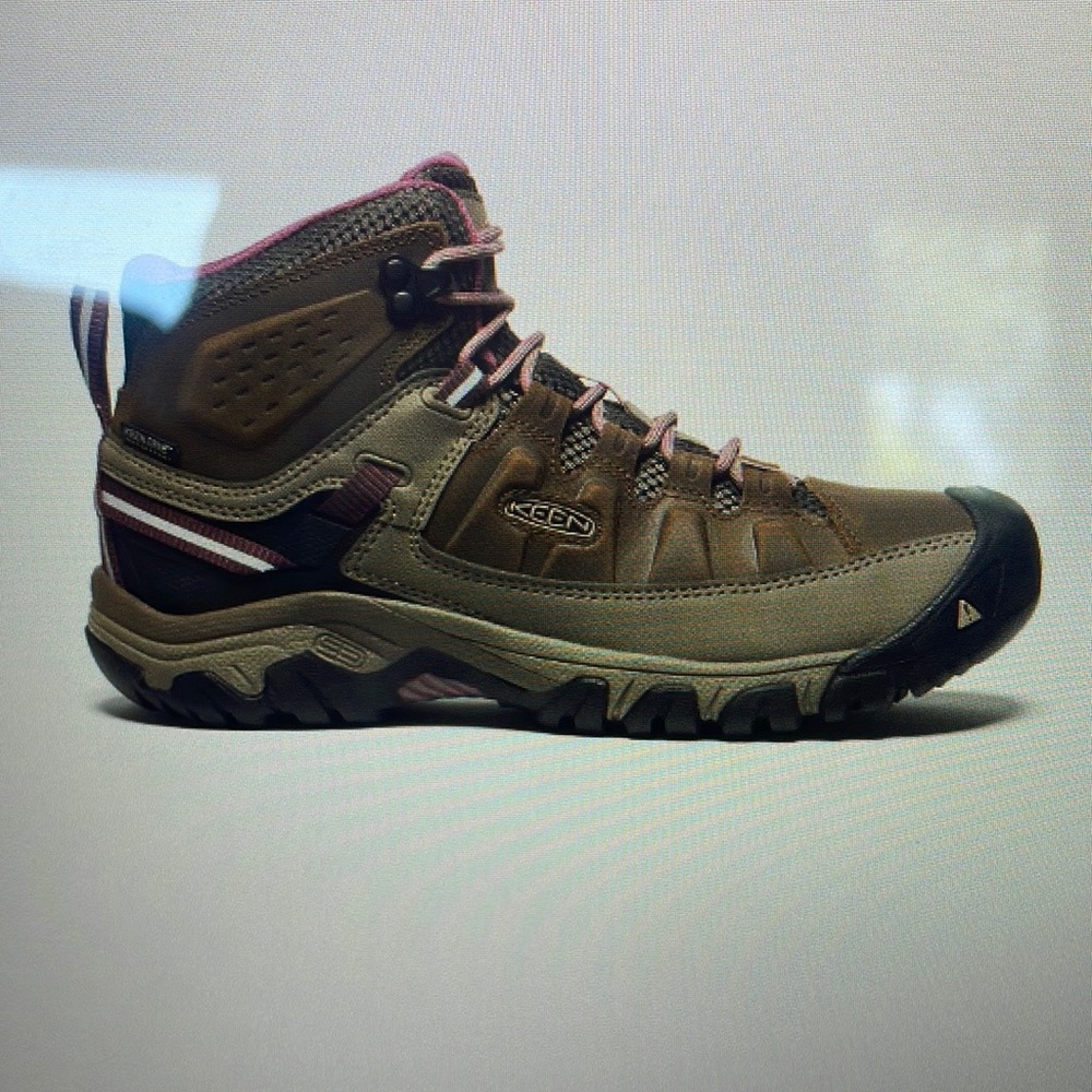 NEW Keen Women’s Targhee III Mid Waterproof Hiking Boots